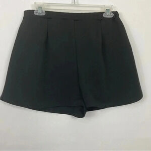 PrettyLittleThing Black Curve Hem Shorts Size 12‎